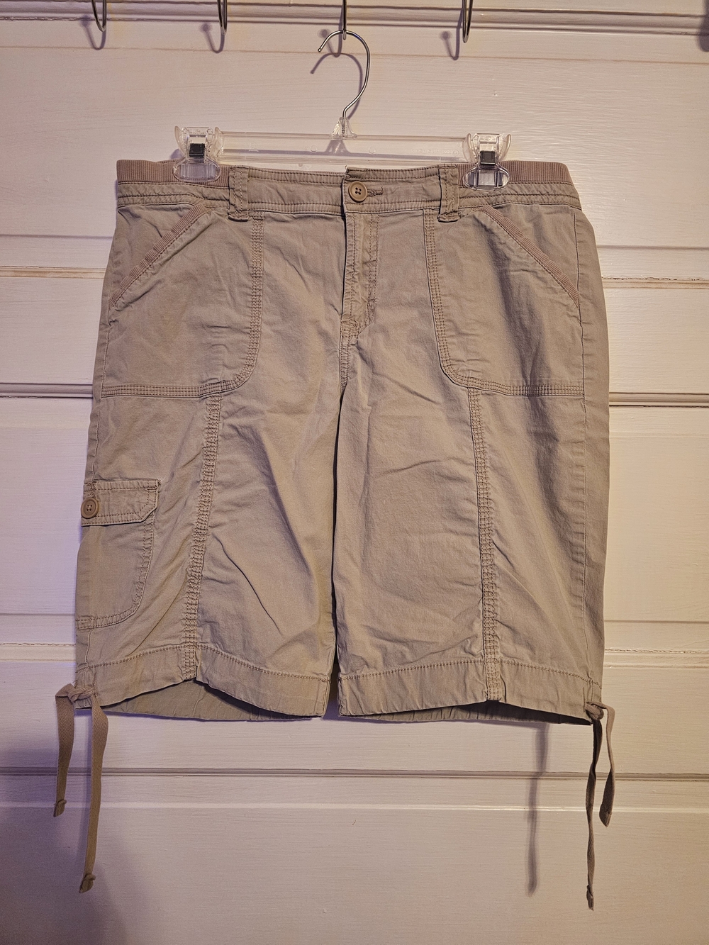 St. John's Bay Comfort Waist Utility Cargo Bermuda Shorts Khaki - Size 10